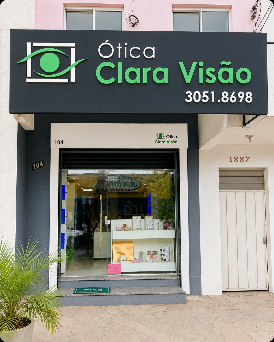 Fachada da Ótica Clara Visão em Canoas
